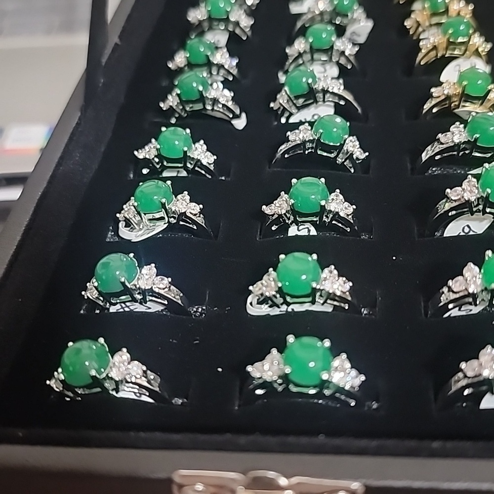 Brand NEW Round JADE Ring - Picture 3 of 3